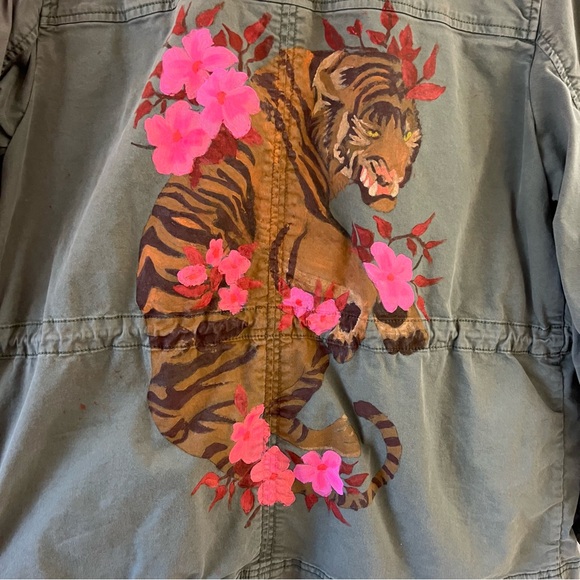 Hand painted tiger Army Jacket - Picture 2 of 5